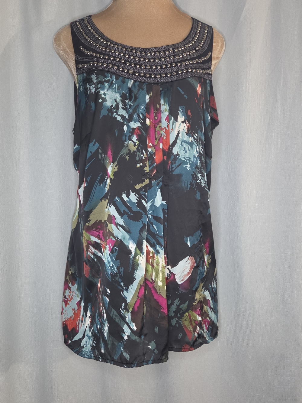 Beverly Drive Sleeveless Beaded Size 16-18 Yoke Abstract Print Top